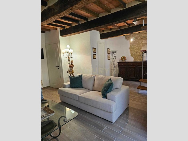 Casa Semi Indipendente in Vendita a Semproniano, 150'000€, 124 m², arredato