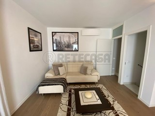 Casa Indipendente in Affitto a Rosà, 1'250€, 160 m², arredato, con Box