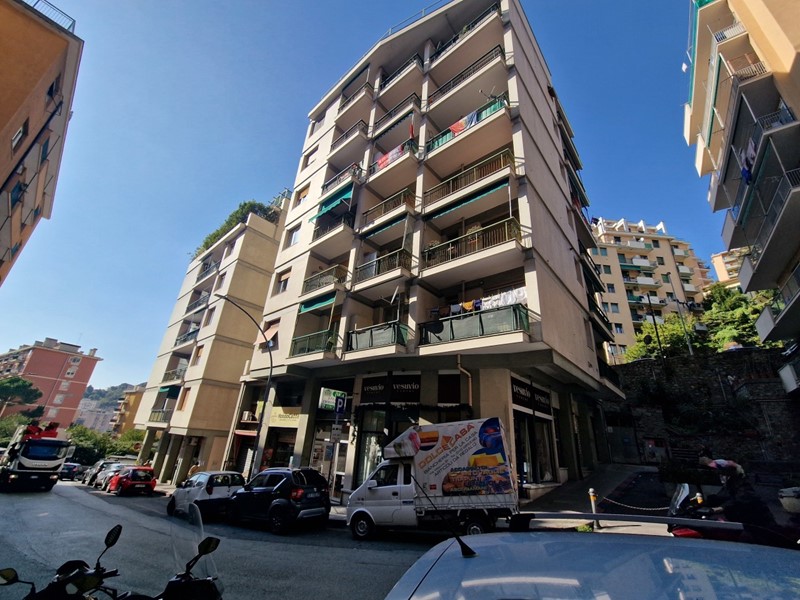 Appartamento in Vendita a Genova, zona Oregina, 145'000€, 111 m²