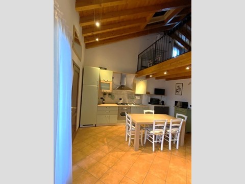 Trilocale in Affitto a Desenzano del Garda, 780€, 70 m²