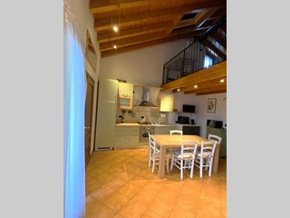 Trilocale in Affitto a Desenzano del Garda, 780€, 70 m²