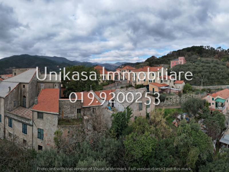 Casa Semi Indipendente in Vendita a Quiliano, 120'000€, 300 m²