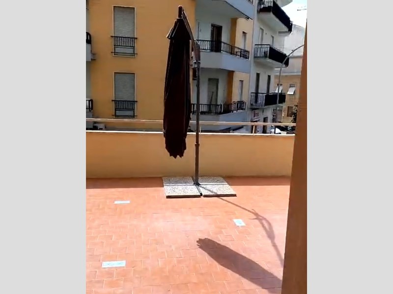 Appartamento in Affitto a Lecce, zona mazzini, 1'500€, 200 m², arredato