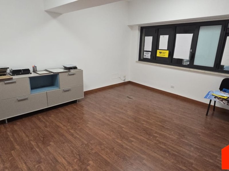 Negozio in Vendita a Alcamo, 85'000€, 120 m²