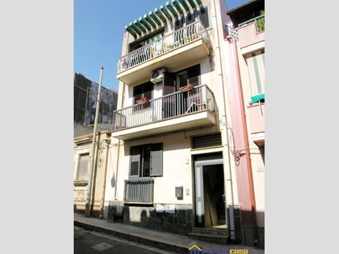 Casa Indipendente in Vendita a Pachino, 150'000€, 270 m²