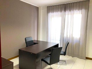 Ufficio in Affitto a San Benedetto del Tronto, 300€, 14 m²