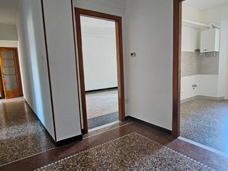 Appartamento in Affitto a Lavagna, 950€, 120 m²