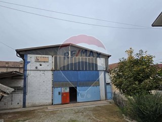 Capannone in Vendita a Copparo, 85'000&euro;, 360 m²