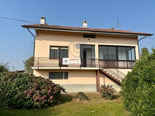 Casa Semi Indipendente in Vendita a Feletto, 225'000€, 280 m²