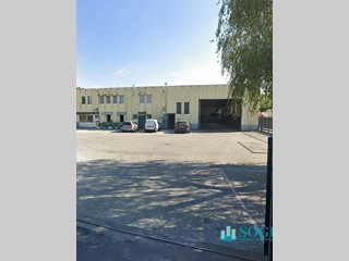 Capannone in Vendita a Cassano Magnago, 660'000€, 2400 m²