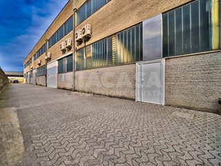 Capannone in Affitto a Liscate, 1'500€, 320 m²