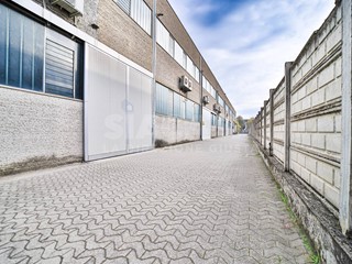 Capannone in Affitto a Liscate, 1'700€, 320 m²