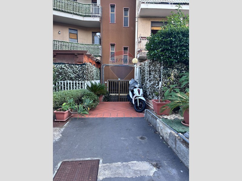Appartamento in Vendita a Aci Castello, 135'000€, 103 m²