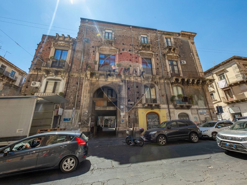 Appartamento in Vendita a Catania, 249'000&euro;, 200 m²