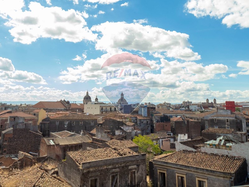 Appartamento in Vendita a Catania, 180'000&euro;, 115 m²