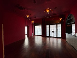 Immobile commerciale in Affitto a Milano, 6'666€, 133 m²