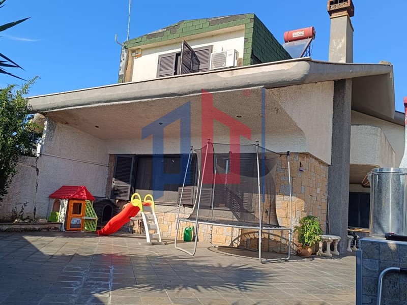 Villa in Vendita a Ardea, 195'000€, 145 m²