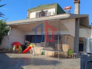 Villa in Vendita a Ardea, 195'000€, 145 m²