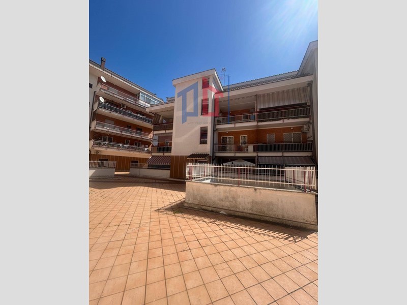 Quadrilocale in Vendita a Pomezia, 145'000€, 75 m²