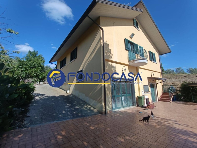 Villa in Vendita a Cerreto Sannita, 250 m²