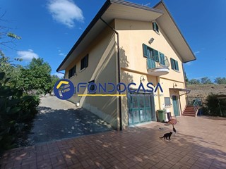 Villa in Vendita a Cerreto Sannita, 250 m²