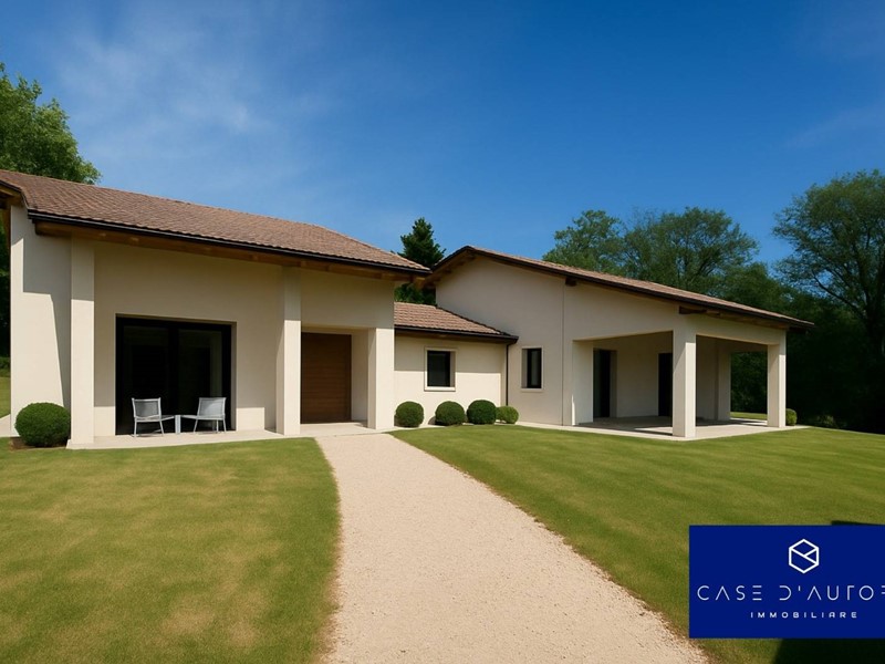 Villa in Vendita a Barasso, 650'000€, 300 m²