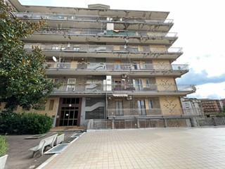 Appartamento in Vendita a Avellino, 300'000&euro;, 200 m²