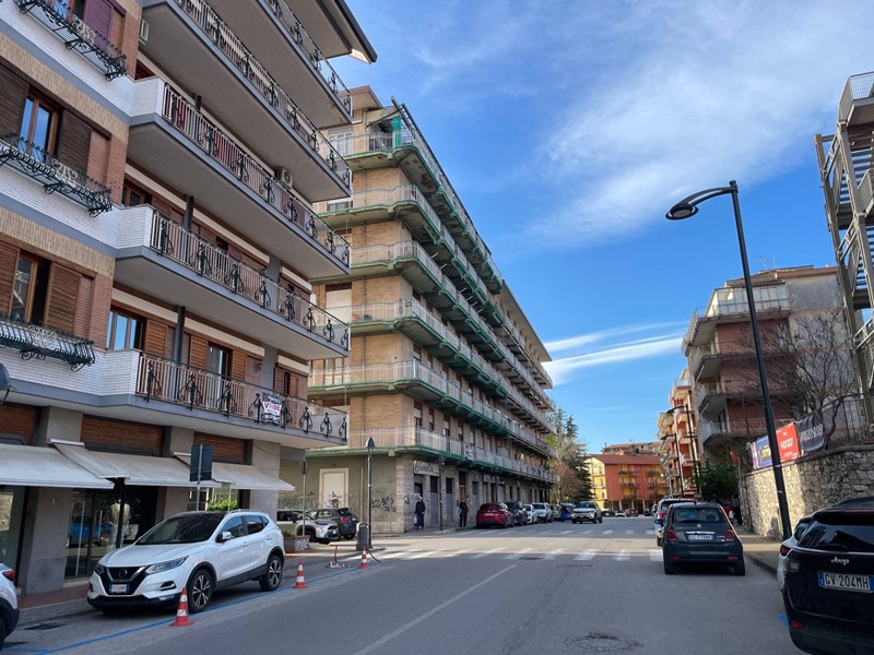 Quadrilocale in Vendita a Avellino, 290'000&euro;, 150 m²