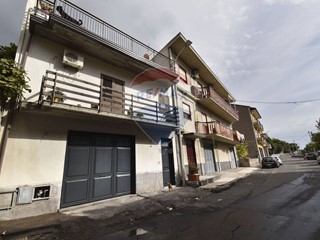 Casa Indipendente in Vendita a Belpasso, 190'000€, 160 m²