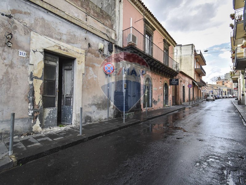 Casa Indipendente in Vendita a Gravina di Catania, 55'000€, 64 m²