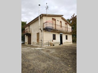 Casa Semi Indipendente in Vendita a Piazza Armerina, 63'000€, 240 m²