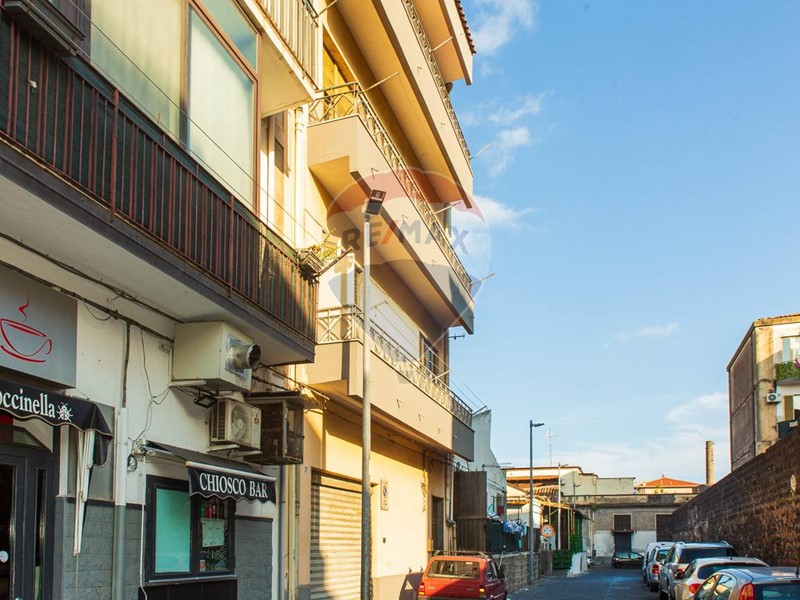 Trilocale in Vendita a Catania, 78'000&euro;, 100 m²