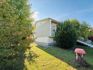 Villa in Vendita a Poggio Rusco, 265'000&euro;, 287 m²