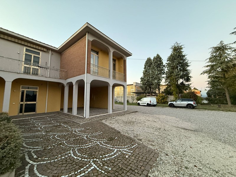 Casa Semi Indipendente in Vendita a Poggio Rusco, 200'000&euro;, 182 m²