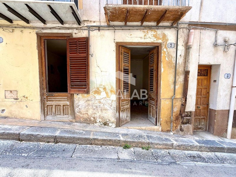 Trilocale in Vendita a Carini, 18'000€, 55 m²