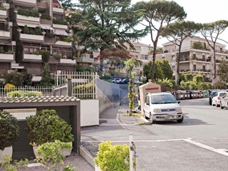 Immobile commerciale in Vendita a Roma, 1'980'000€, 1450 m²