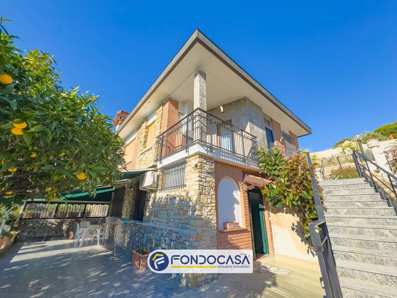 Casa Semi Indipendente in Vendita a Andora, 275'000&euro;, 65 m²