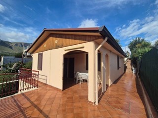 Villa in Vendita a Trabia, 70'000€, 70 m²