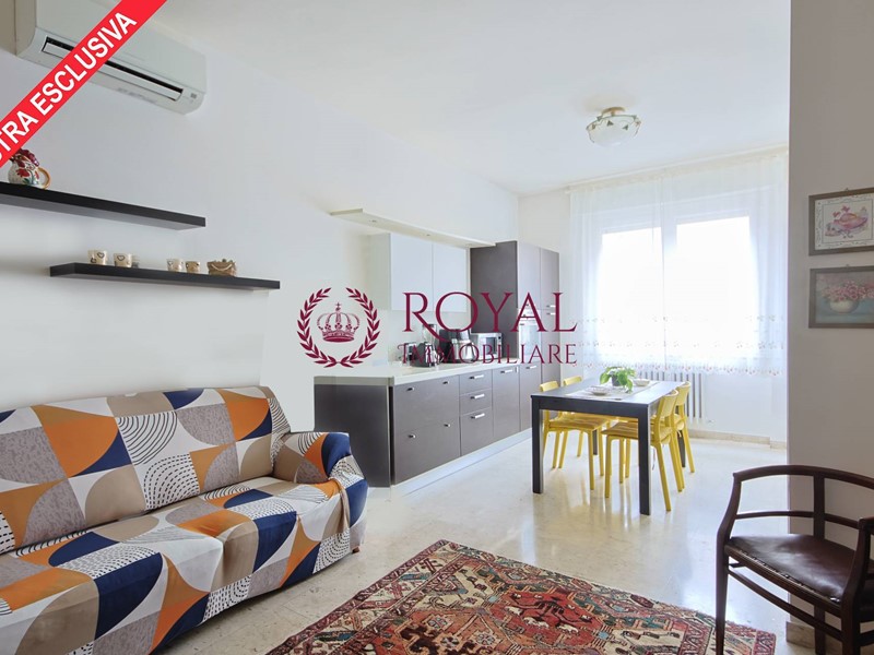 Bilocale in Vendita a Livorno, 140'000€, 73 m²