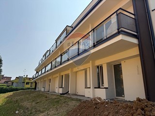 Trilocale in Vendita a Cornate d'Adda, 297'400€, 150 m²