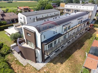 Quadrilocale in Vendita a Cornate d'Adda, 278'800€, 140 m²