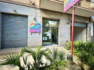 Immobile commerciale in Vendita a Palermo, 135'000€, 65 m²