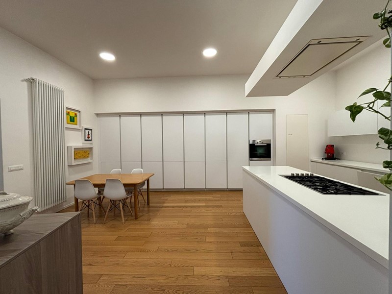 Appartamento in Vendita a Salerno, 1'100'000&euro;, 210 m²