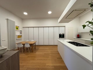 Appartamento in Vendita a Salerno, 1'100'000&euro;, 210 m²