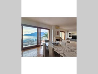 Casa Semi Indipendente in Affitto a Salerno, 2'500€, 210 m²