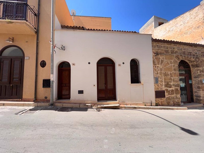 Casa Indipendente in Vendita a Castellammare del Golfo, 139'000€, 70 m²
