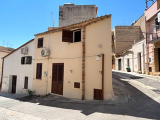Casa Indipendente in Vendita a Castellammare del Golfo, 129'000€, 100 m²