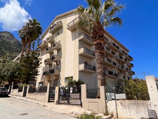 Quadrilocale in Vendita a Castellammare del Golfo, 145'000€, 95 m²
