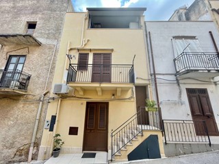 Casa Indipendente in Vendita a Castellammare del Golfo, 125'000€, 110 m²