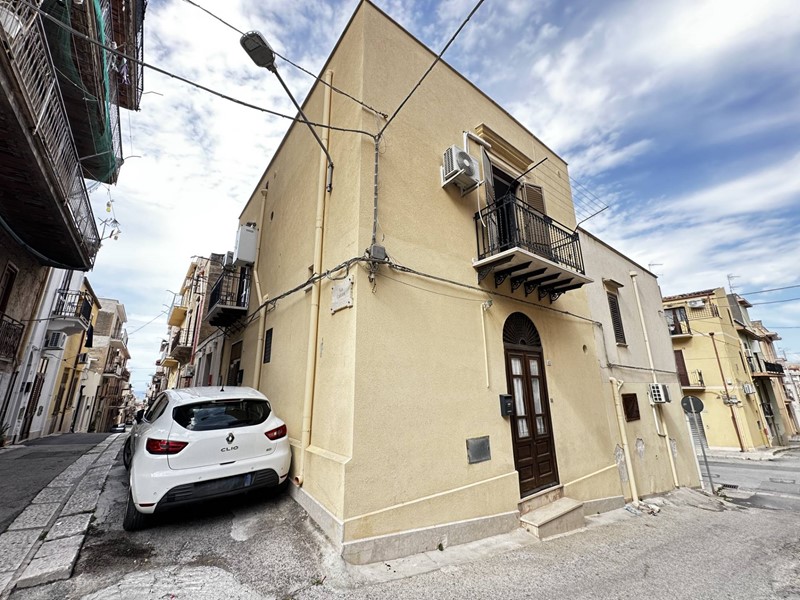 Casa Indipendente in Vendita a Castellammare del Golfo, 149'000€, 123 m²